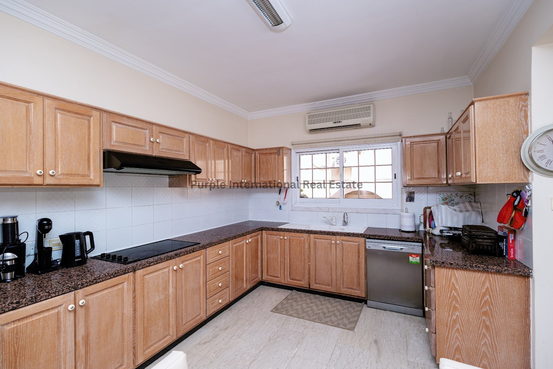 7 chambres Villa à Larnaca, Larnaka, Chypre No. 35058