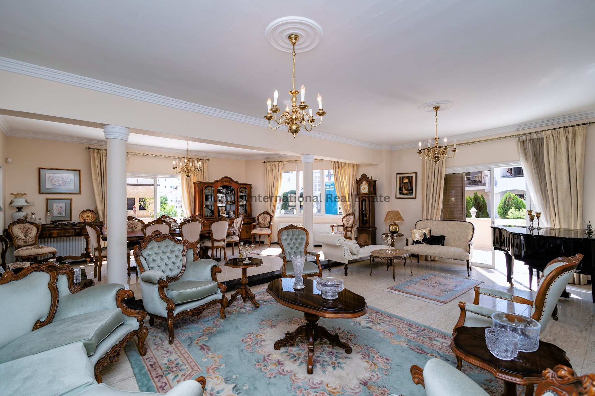 7 chambres Villa à Larnaca, Larnaka, Chypre No. 35058