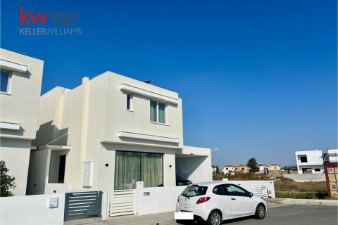 3 bedrooms Townhouse in Larnaka,  No. 40575 2