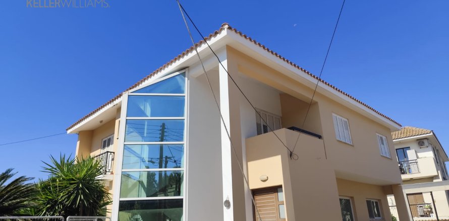 5 bedrooms Villa in Agios Georgios, Nicosia, No. 40574