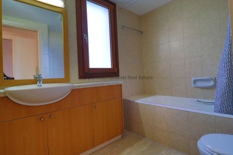 Вилла с 3 спальнями в Aphrodite Hills, Куклия, Пафос, № 39024 10