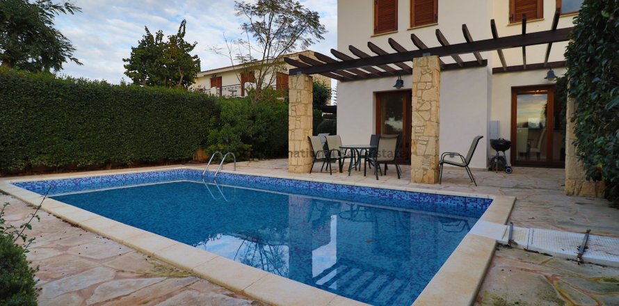 Вилла с 3 спальнями в Aphrodite Hills, Куклия, Пафос, № 39024