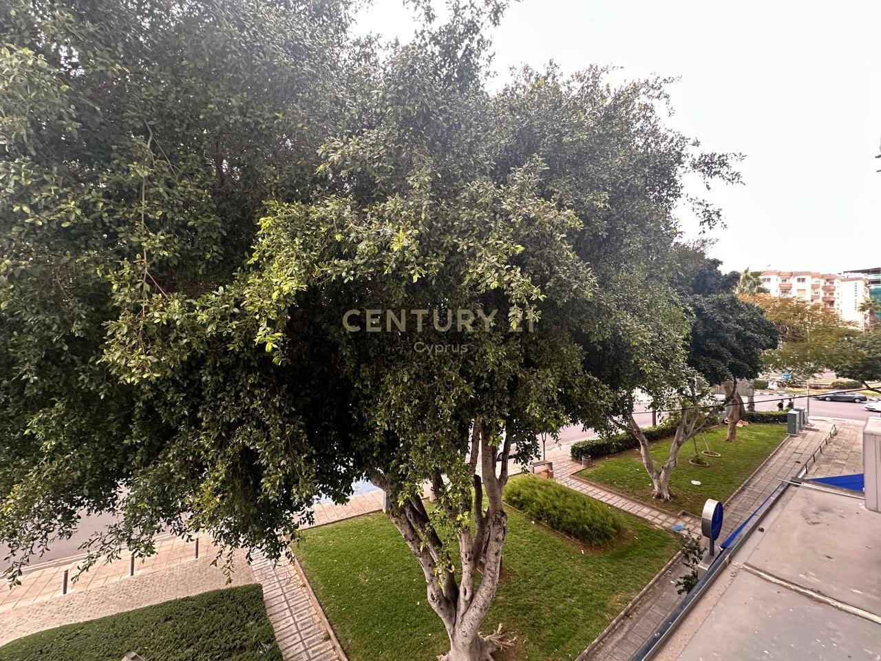 3 bedrooms Apartment in Limassol, Cyprus No. 55721