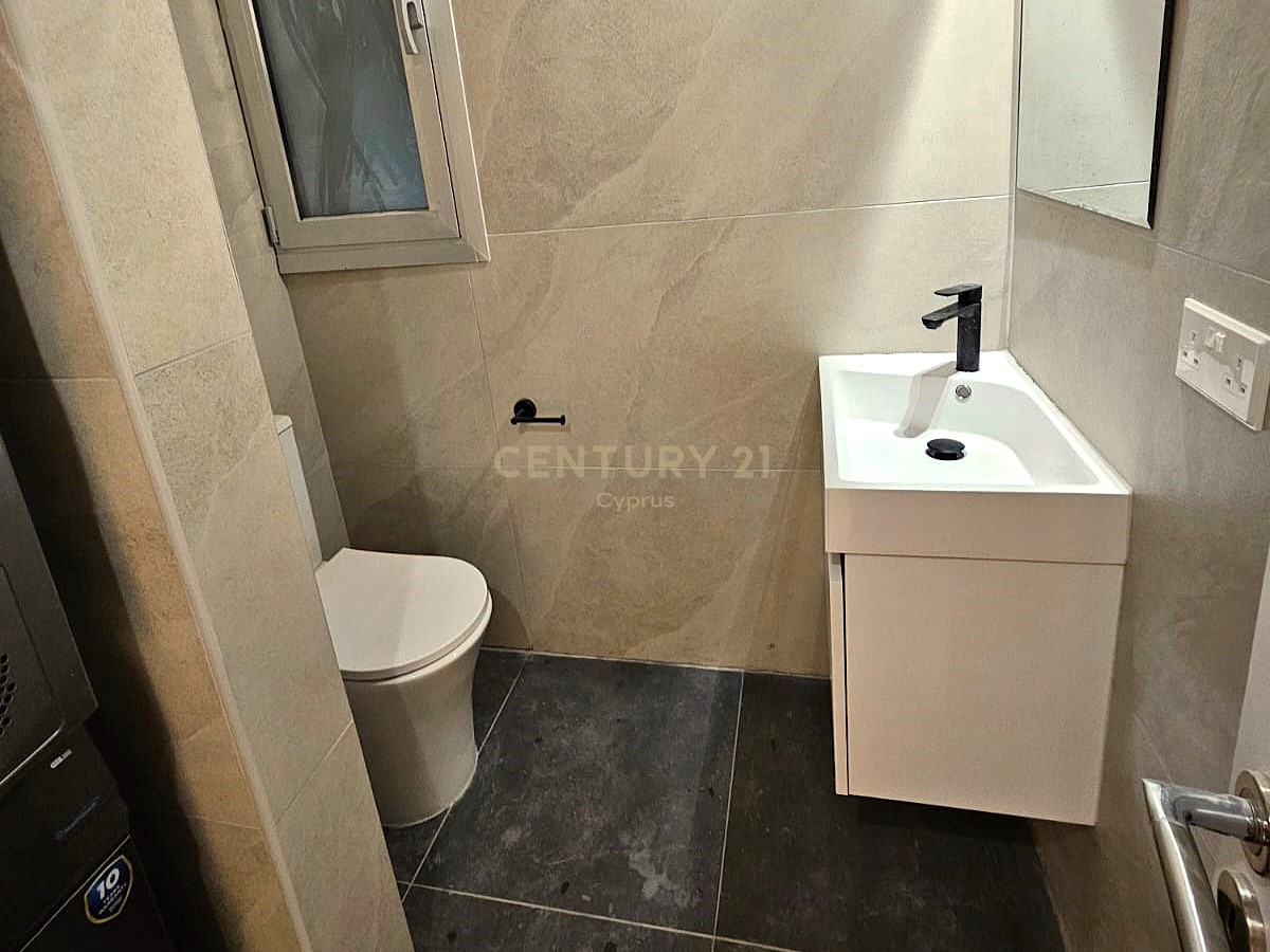 3 bedrooms Apartment in Limassol, Cyprus No. 55725