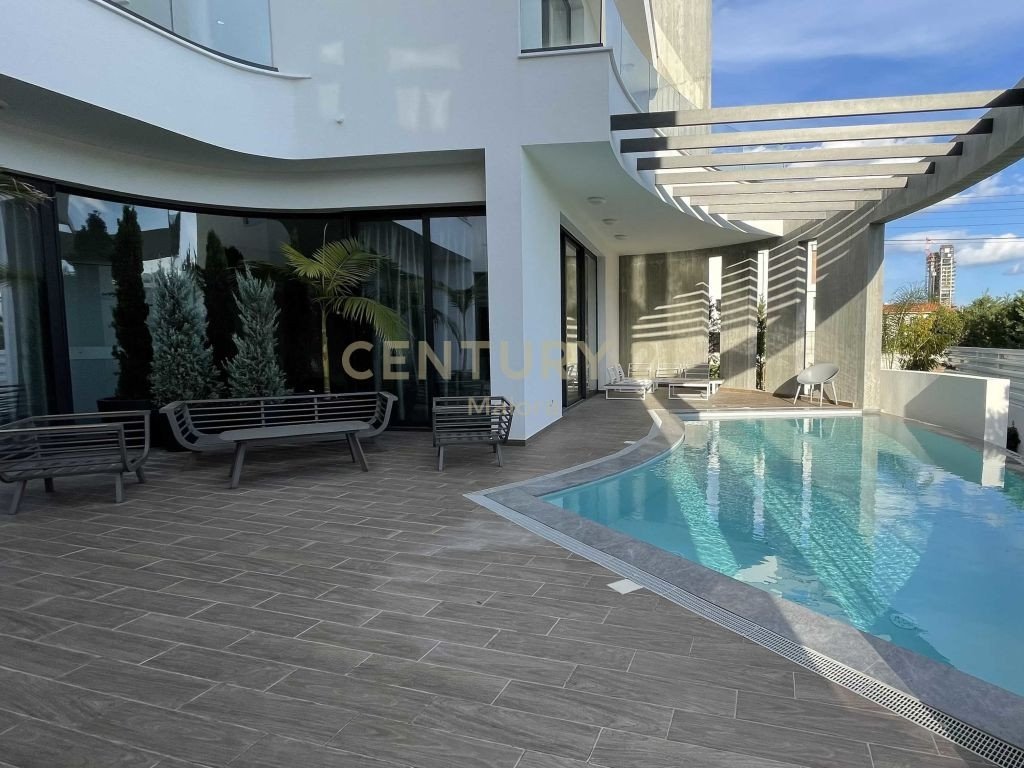 5 dormitorios Villa en Germasogeia, Limassol, Chipre No. 55723