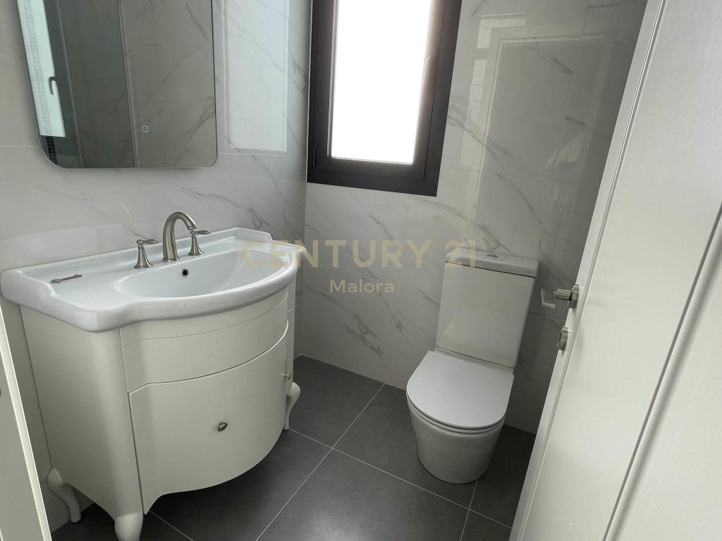 5 dormitorios Villa en Germasogeia, Limassol, Chipre No. 55723