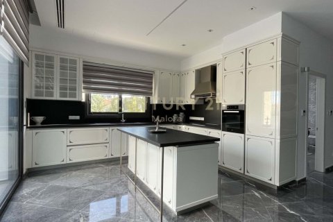 5 dormitorios Villa en Germasogeia, Limassol,  No. 55723 8