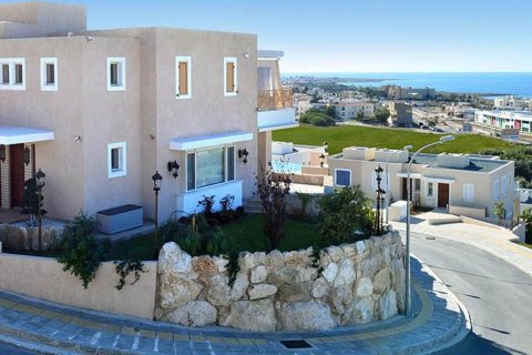 3 bedrooms Villa in Chloraka, Paphos,  No. 45200 2