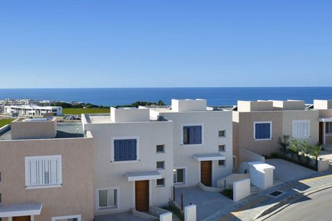 3 bedrooms Villa in Chloraka, Paphos,  No. 45200 4